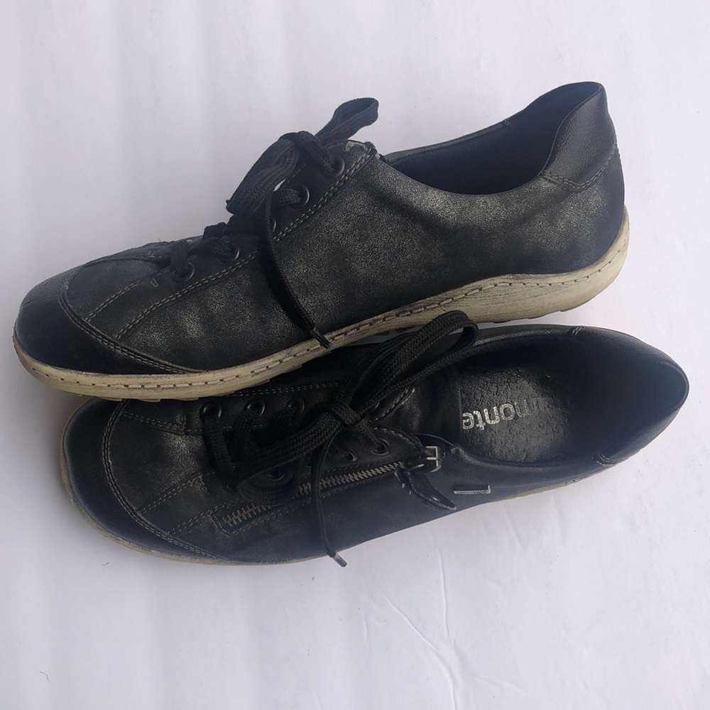 Ladies shoes